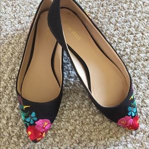 Nine West embroidered Speakup canvas flats!!!